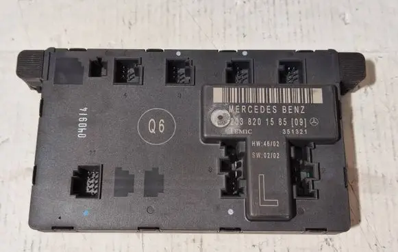 Mercedes-Benz C W203 Door control unit/module 2038201585 351321