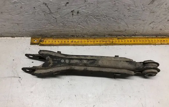 Mercedes-Benz E W212 Rear control arm A2043521288