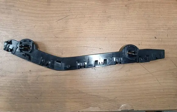 Nissan Leaf I (ZE0) Front bumper mounting bracket 622253NL0A T01120179 68413460