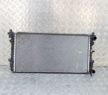 Audi A1 Coolant radiator 6R0121253A