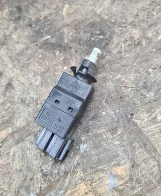 Mercedes-Benz E W211 Brake pedal sensor switch 0015454009