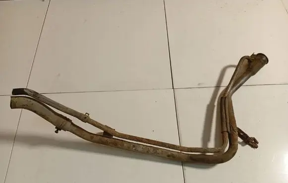 Mazda 6 Fuel tank filler neck pipe 