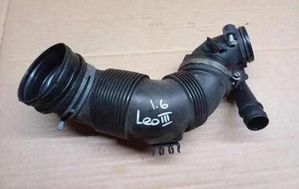 Seat Leon (5F) Turbo air intake inlet pipe/hose 5Q0129635 ETB446481