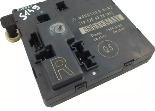 Mercedes-Benz CLS C219 Door control unit/module 2198200326