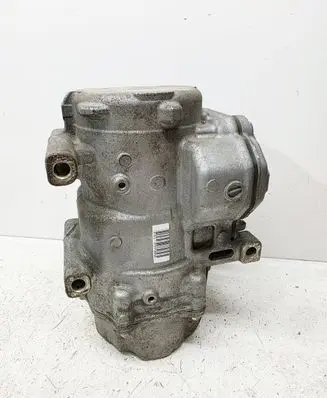 Toyota RAV 4 (XA40) Air conditioning (A/C) compressor (pump) 8837033030 8837033031