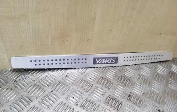 Toyota Yaris Front sill trim cover
