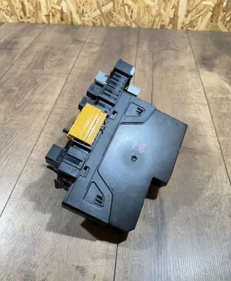 Mercedes-Benz C W204 Fuse module 2049000902 2129022702