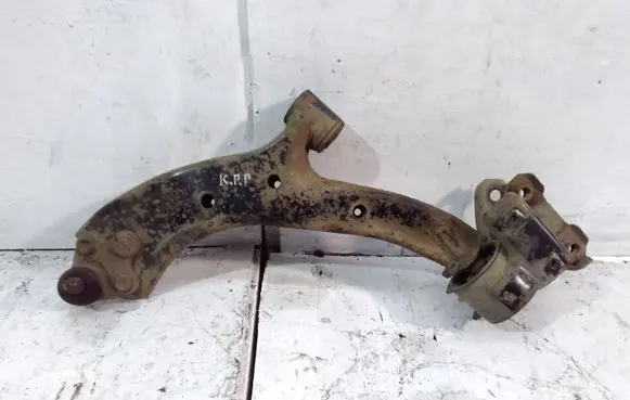 Honda CR-V Front lower control arm/wishbone