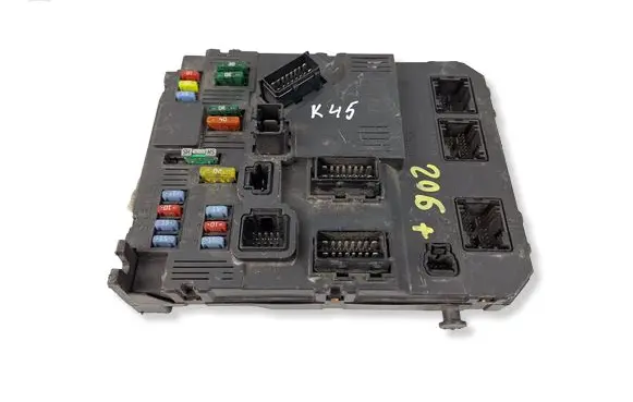 Peugeot 206 Fuse module 9657999780 S118085220