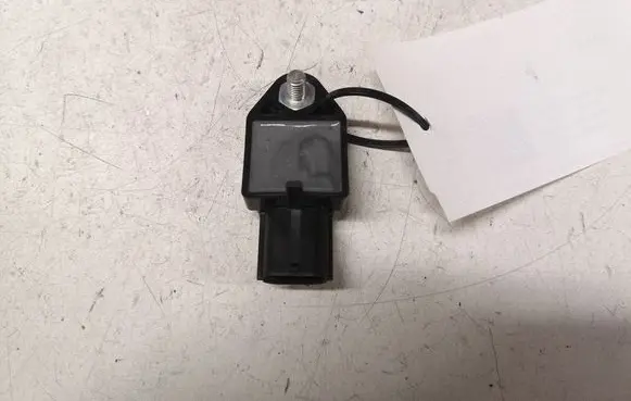 Toyota Avensis T250 Airbag deployment crash/impact sensor 8983105010 009408691D
