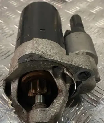Volkswagen PASSAT B5.5 Starter motor DGB 06B911023A