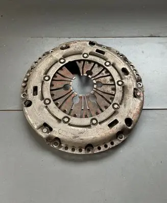 Volkswagen Golf V Pressure plate typm228e