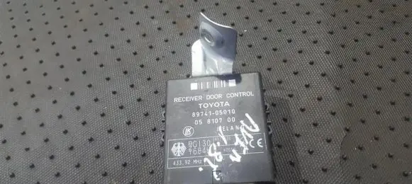 Toyota Avensis T250 Door control unit/module 8974105010 89741-05010