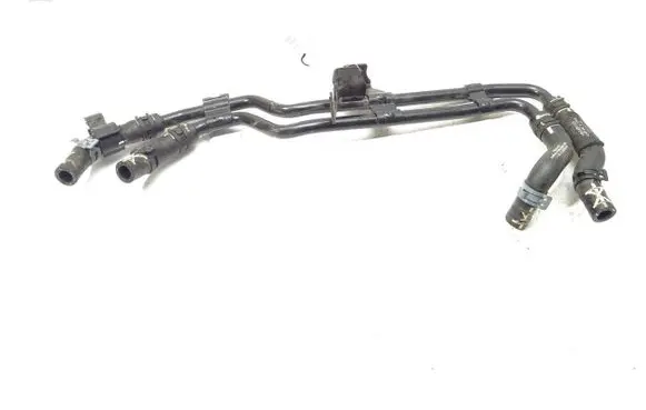 Volkswagen PASSAT B8 Engine coolant pipe/hose 