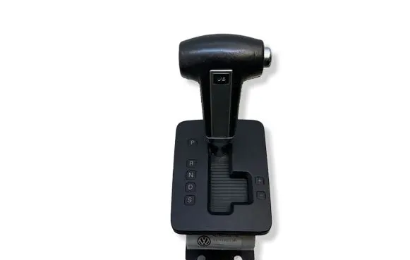 Volkswagen Touareg I Gear shifter/selector 7L6713203D