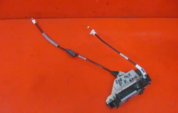 Peugeot 208 I Front door lock 9688079980