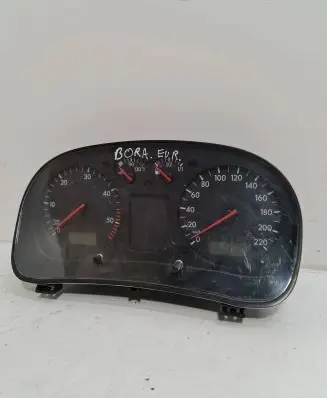 Volkswagen Golf IV Speedometer (instrument cluster) 88311282