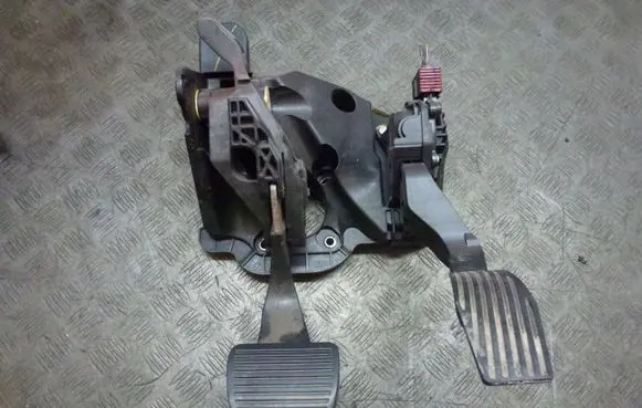 Jeep Compass Pedal assembly 