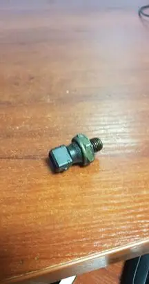 BMW 1 E81 E87 Oil pressure sensor 7568480