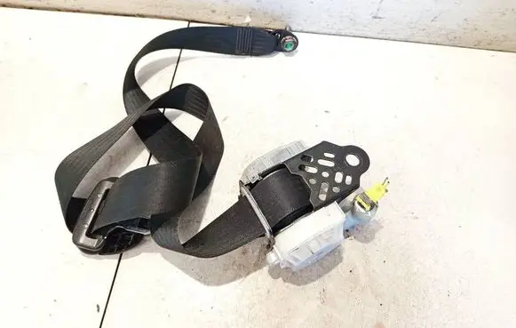 Toyota Hilux (AN10, AN20, AN30) Front seatbelt