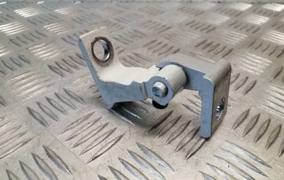 Skoda Octavia Mk3 (5E) Rear door upper hinge 8K0831401E
