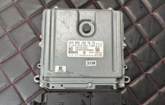 Mercedes-Benz Vito Viano W639 Engine control unit/module A6461507072 13750956 0281015060