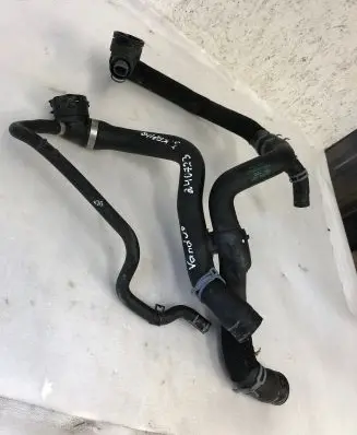 Skoda Kamiq Engine coolant pipe/hose 2q0122049m