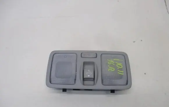 Hyundai i10 Headlining lighting console trim 
