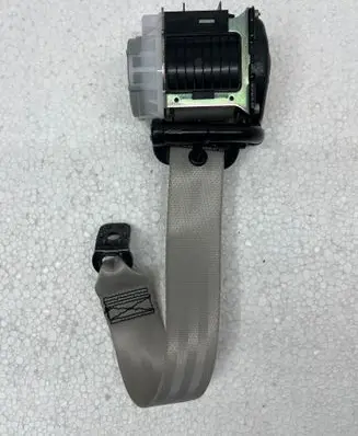 Porsche Macan (95B) Rear seatbelt 95b857805D