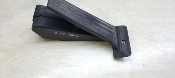 BMW 1 E81 E87 Accelerator throttle pedal 3542678658901 12037313 6PV00937920