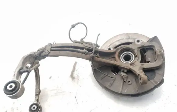 Volkswagen Touareg II Front wheel hub 7P6407245A 8234