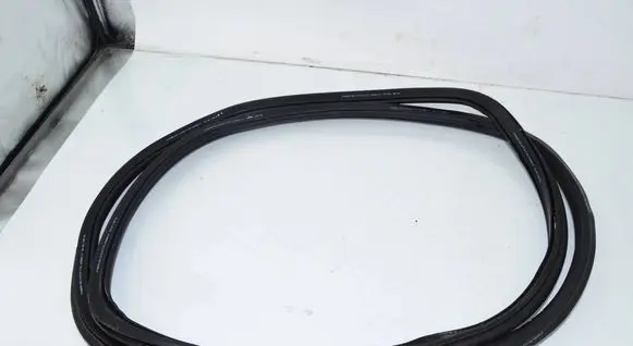 BMW 5 G30 G31 G38 Trunk rubber seal (body) 7441468 51767441468