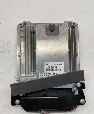 Audi A5 8T 8F Engine control unit/module 8K0907401
