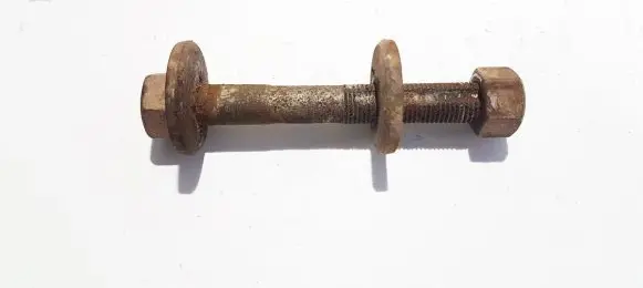 Volkswagen Touareg I Nuts/bolts 