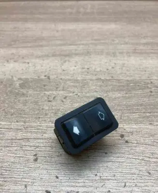 BMW 7 E38 Electric window control switch 8368974