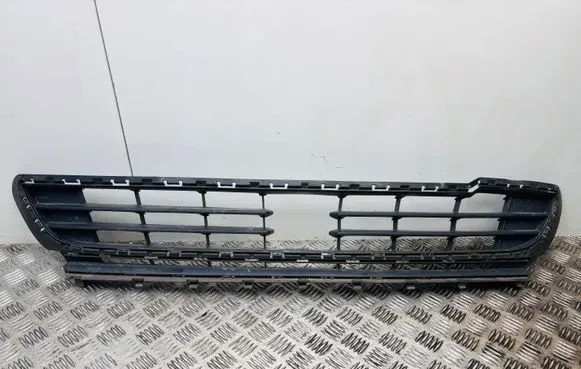 Volkswagen Golf VII Front bumper lower grill 5G0853677B