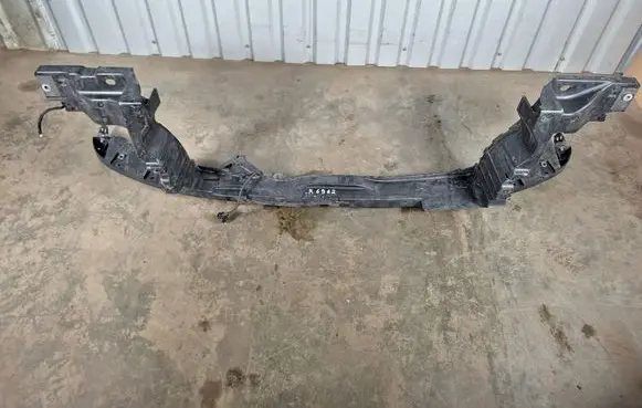 Volkswagen Transporter - Caravelle T5 Radiator support slam panel 7E0805598 7E0805594A