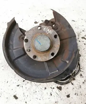 Rear wheel hub
