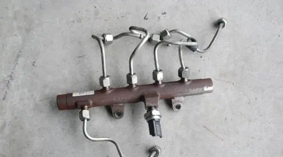 Nissan Qashqai Fuel main line pipe H8201225030