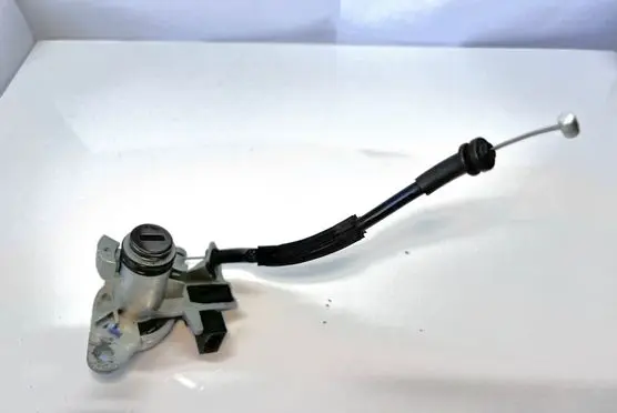 Audi A6 S6 C6 4F Tailgate exterior lock 8E0827573A