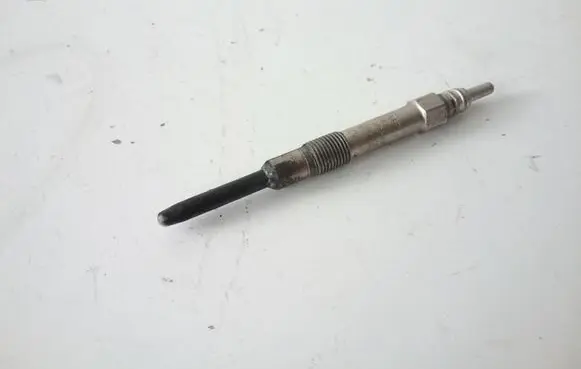 Opel Zafira B Glow plug 55200817 0250202132