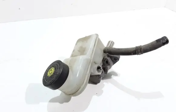 Toyota Yaris Master brake cylinder