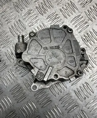 Volkswagen PASSAT B6 Vacuum pump 03L145100