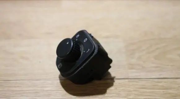 Volkswagen PASSAT B6 Wing mirror switch 1KO959565