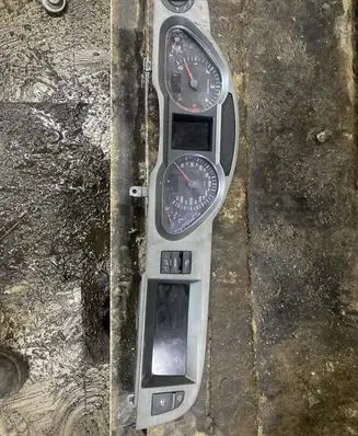 Audi A6 S6 C6 4F Speedometer (instrument cluster)
