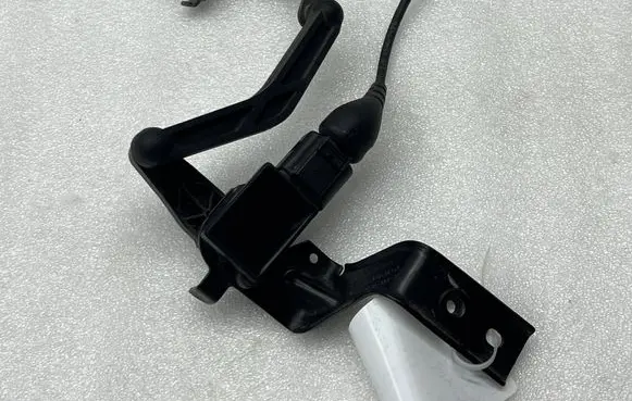 Audi A3 8Y Headlight/headlamp level sensor 5WA907127A 5WA412521E