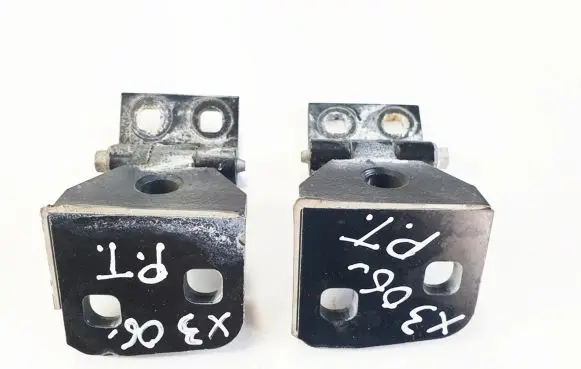 Rear door hinge set