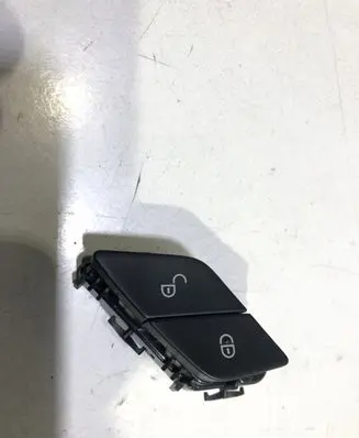Mercedes-Benz C W205 Central locking switch button A205905515