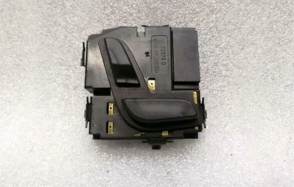 Mercedes-Benz C W204 Seat control switch A2048701758