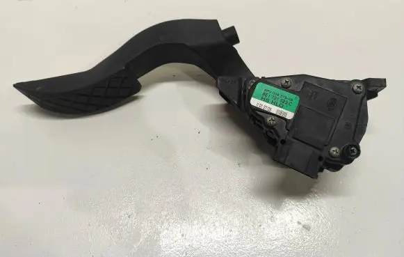 Audi A4 S4 B7 8E 8H Accelerator throttle pedal 8E1721523C 6PV00837505
